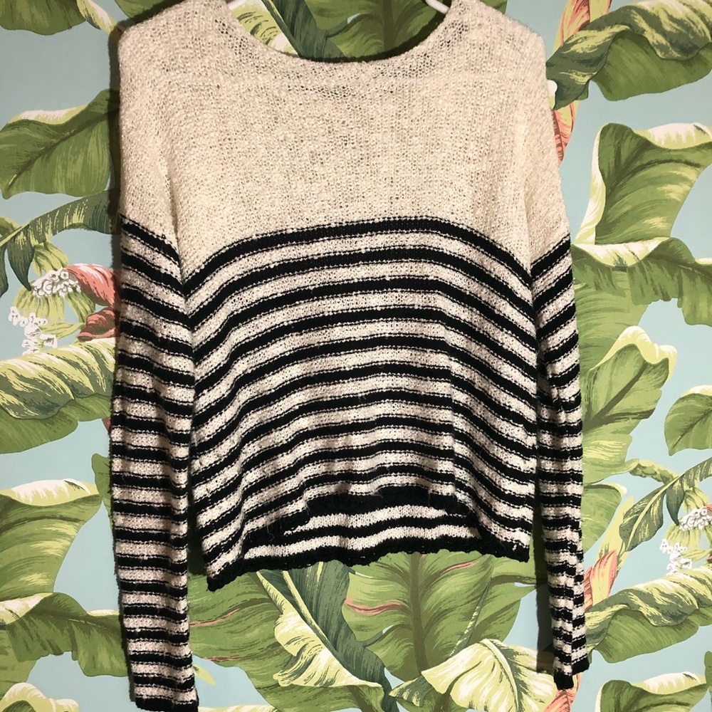 Striped Knit Sweater 🖤